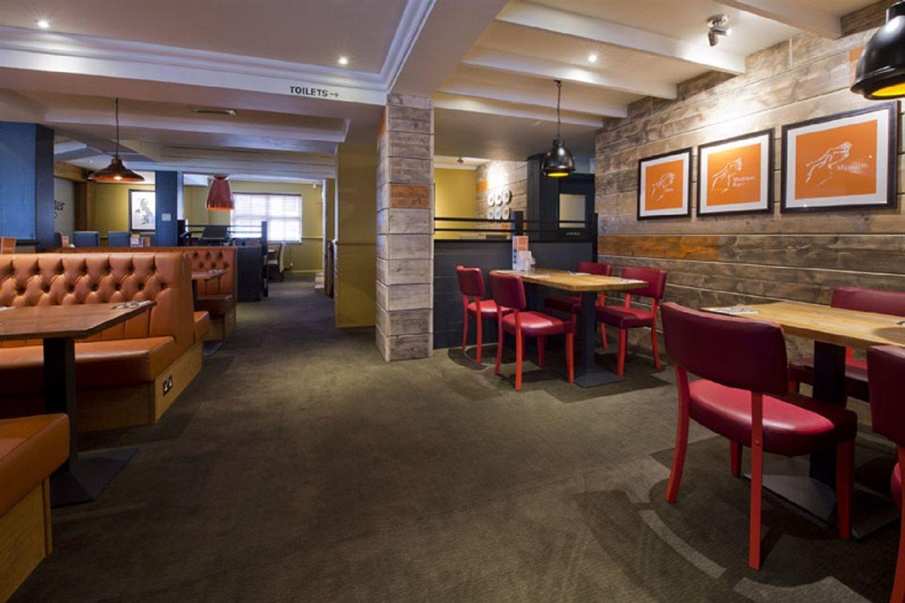 Premier Inn London Romford Extérieur photo